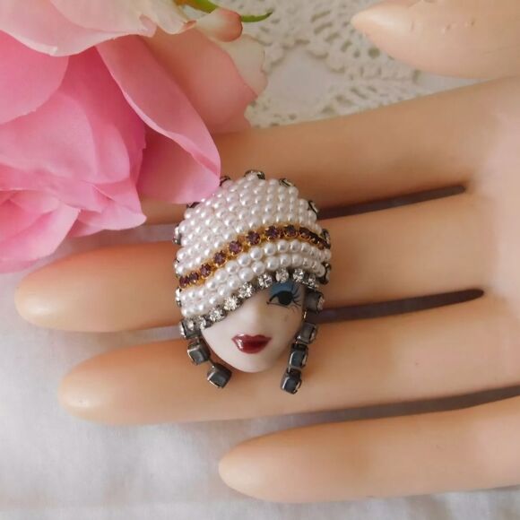 Porcelain Face Vintage Brooch Signed Pin Rhinestones Faux Pearls - Picture 5 of 6